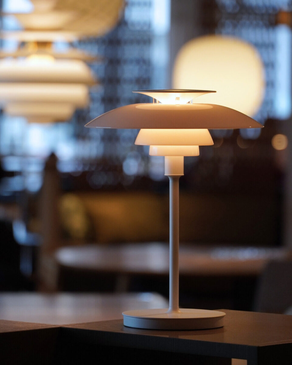 ルイスポールセン　テーブルライト