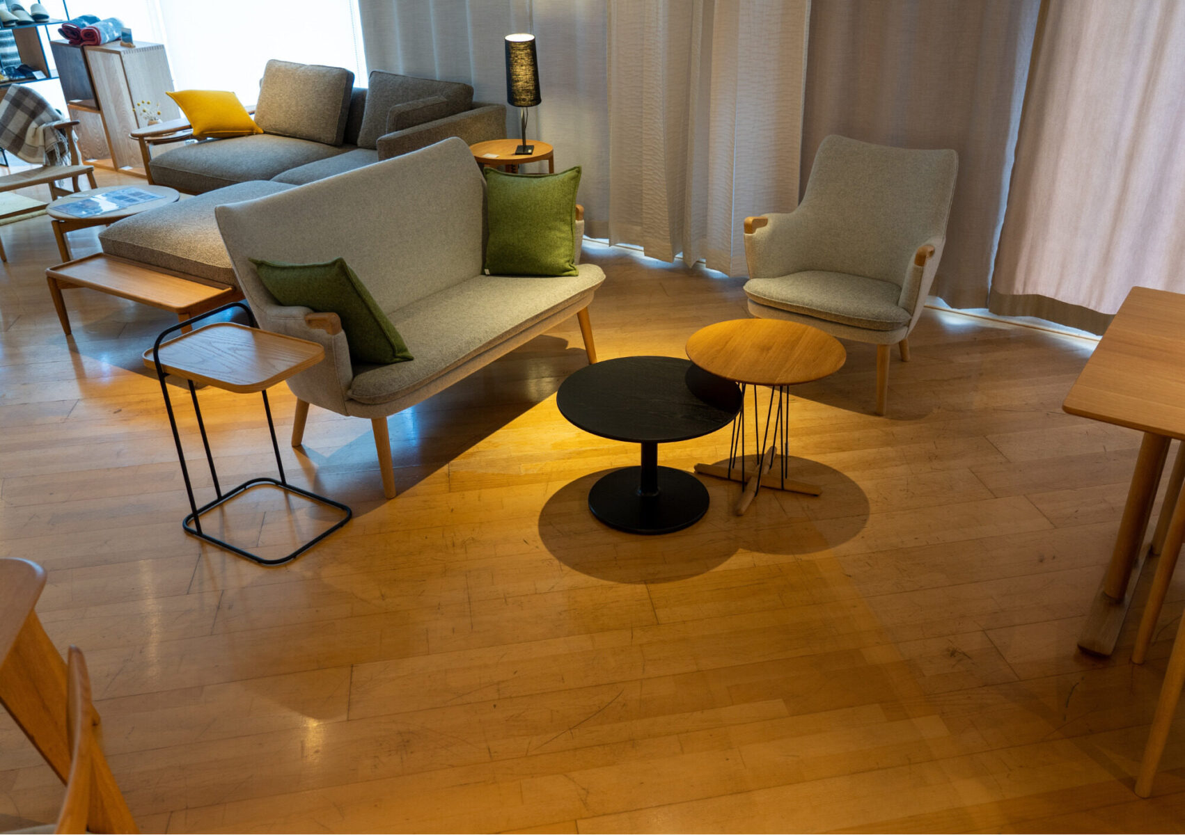 ソファ　ラウンジソファ　リビングシーン