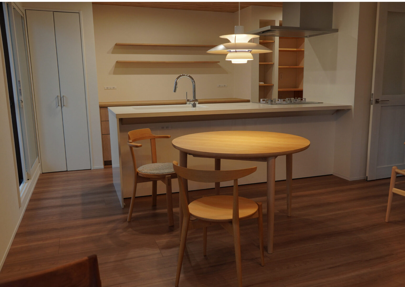 PH5　クラシックホワイト　ダイニングテーブル　長野県　上田市