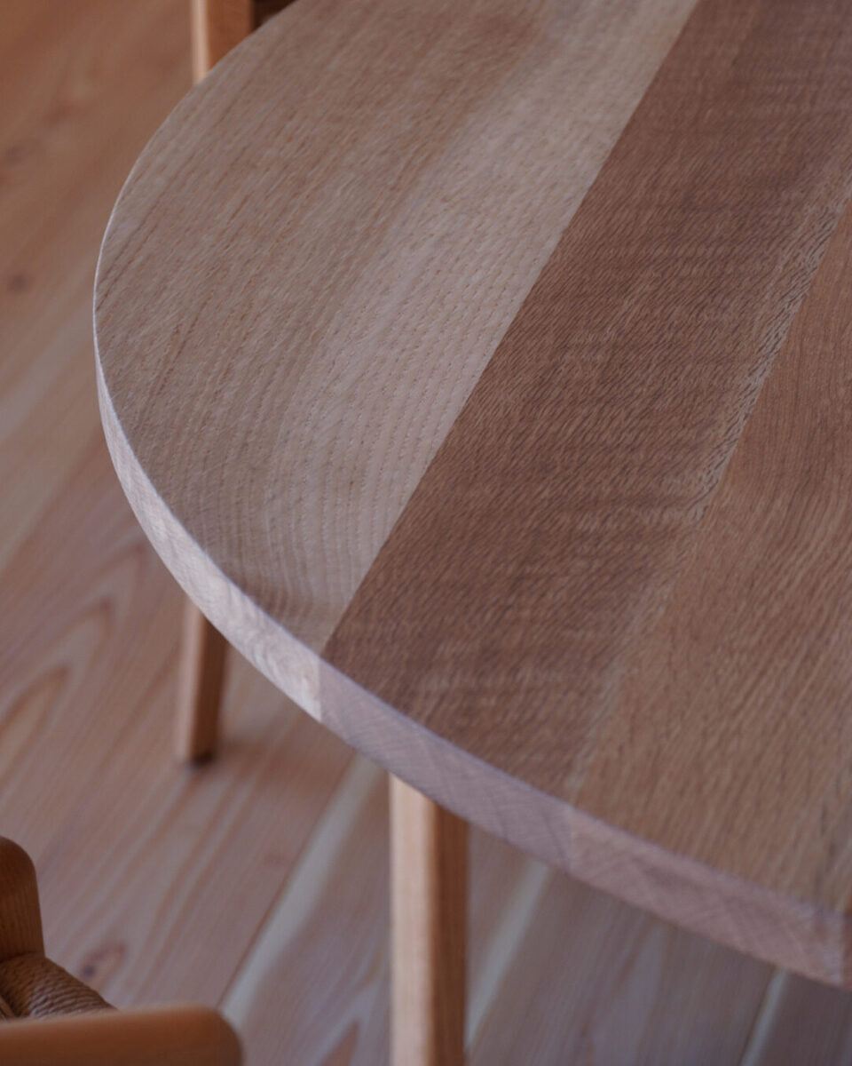 ダイニングテーブル　木製