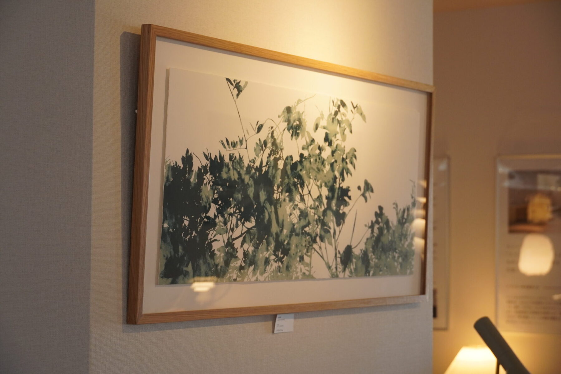 絵　飾る　インテリア