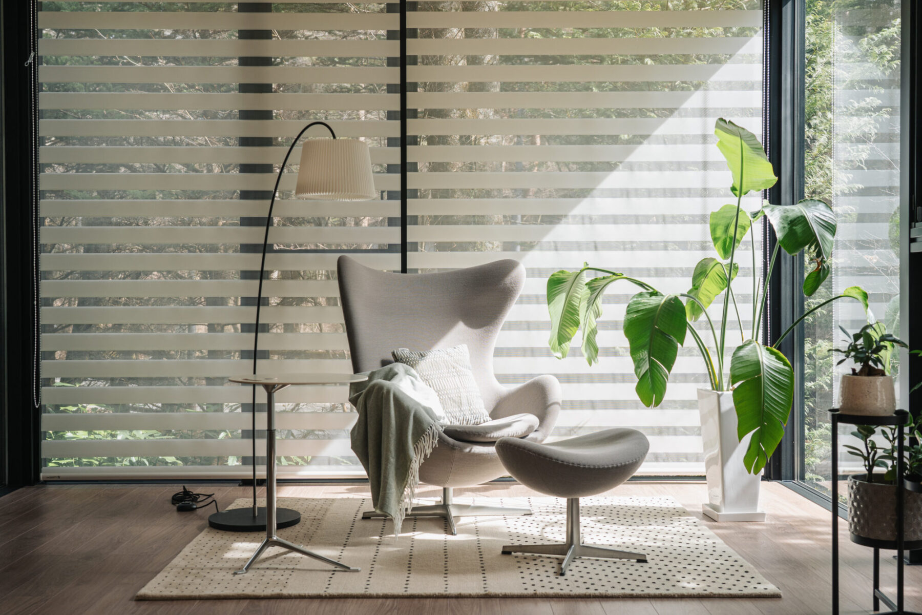 エッグチェア　塩田家具　写真