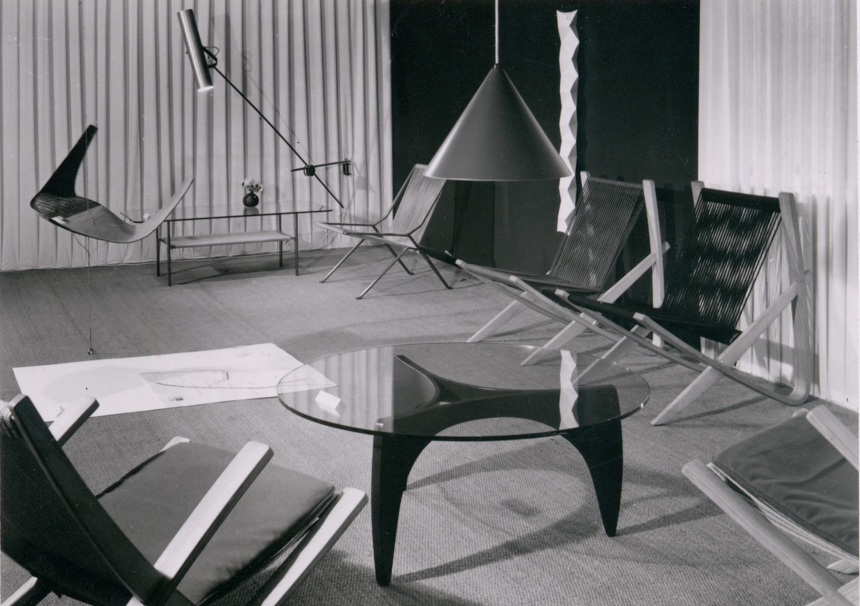 ポール・ケアホルムの家具の展示風景