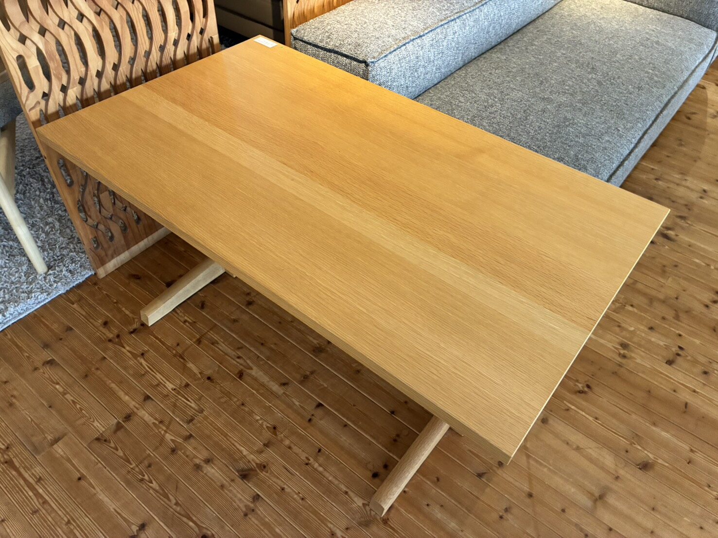 テーブルの展示現品