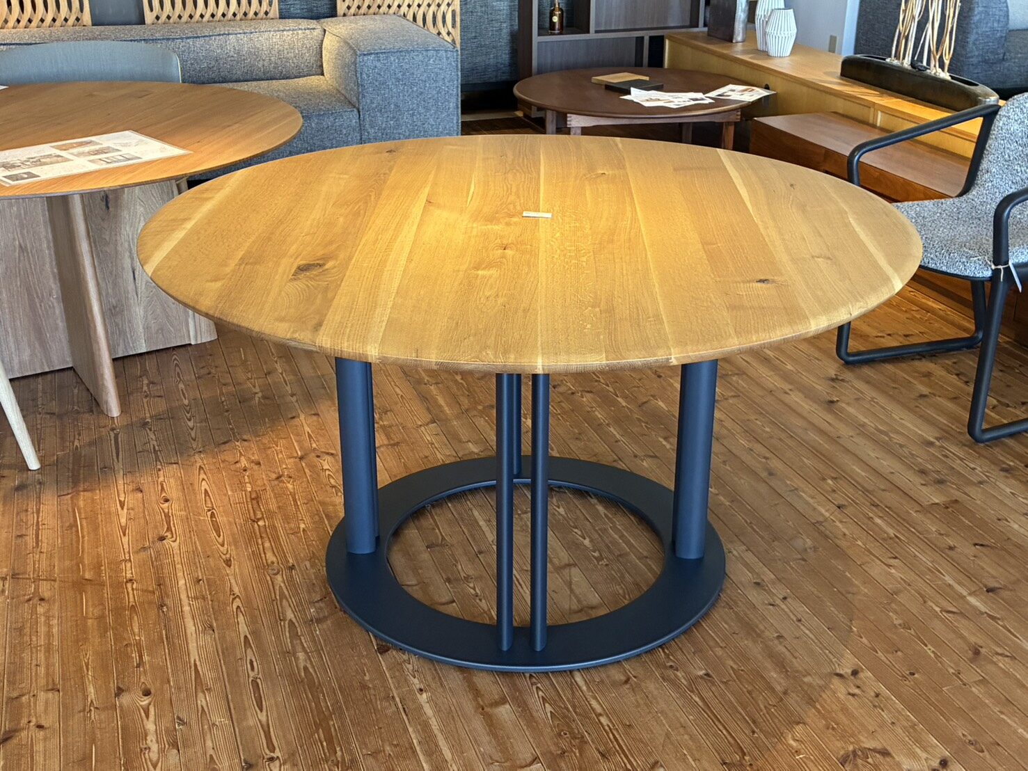 RB テーブルの展示現品